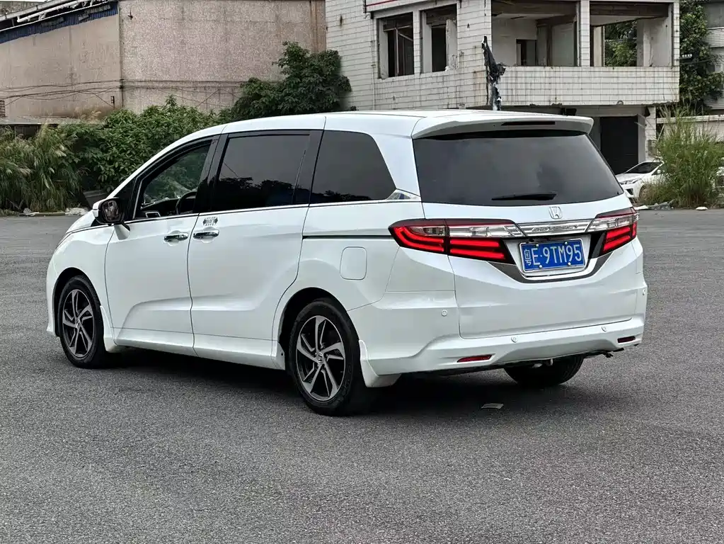 Honda Odyssey 2018 — фото 11