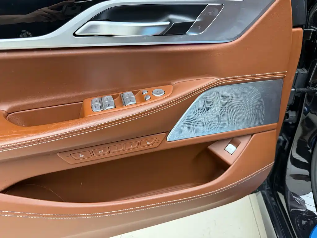 BMW 7 Series 2019 — фото 13