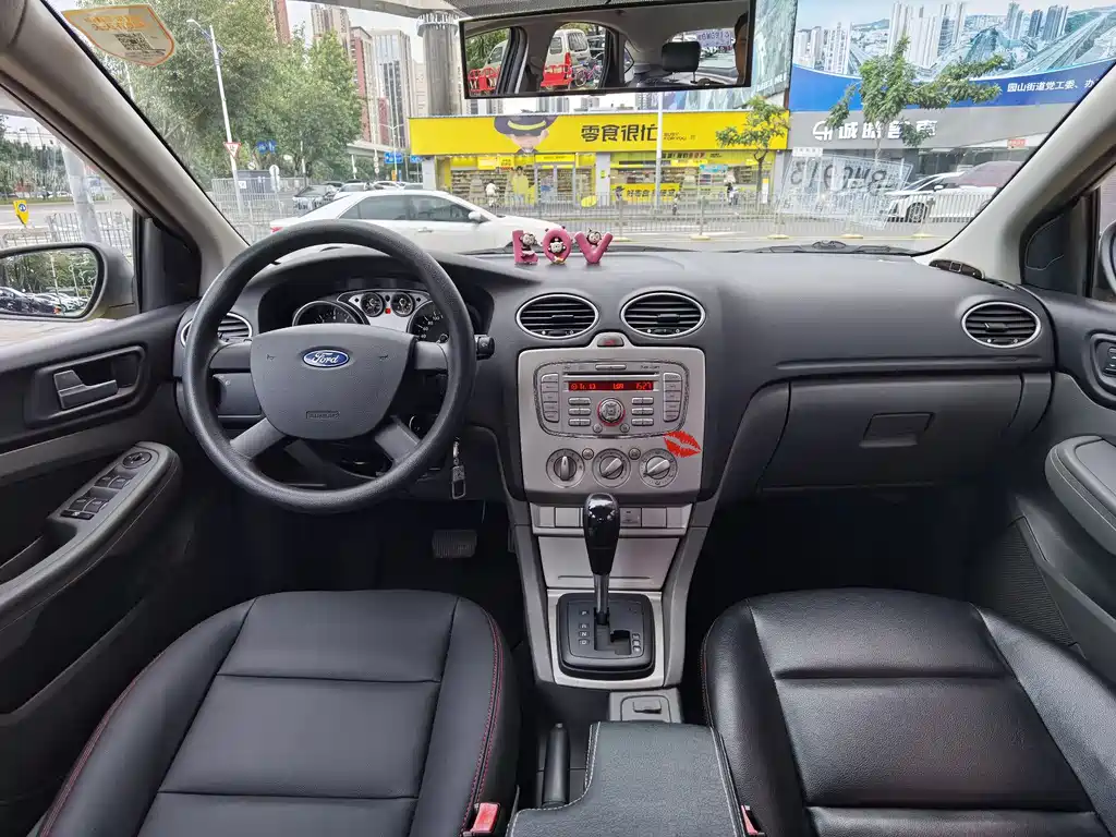 Ford Focus 2014 — фото 11