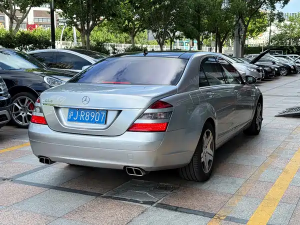 Mercedes-Benz S-Class 2009
