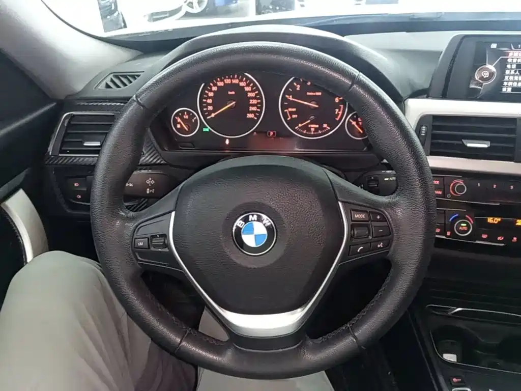 BMW 3 Series GT 2017 — фото 11
