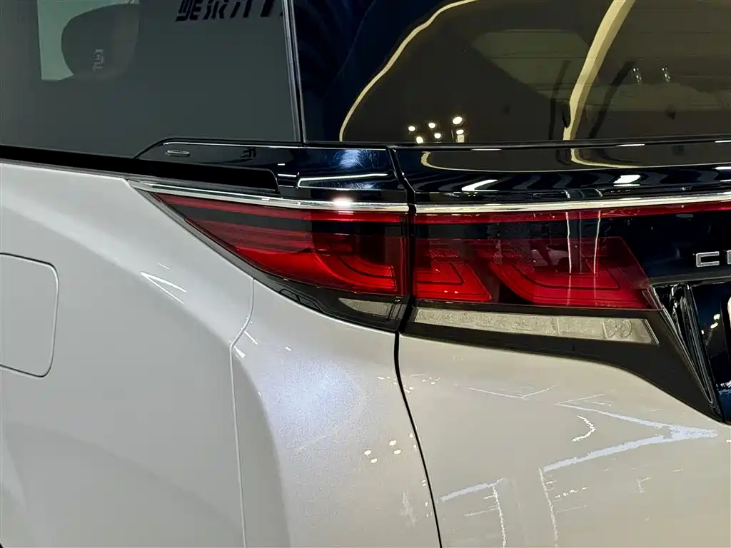 Toyota Vellfire 2024 — фото 9