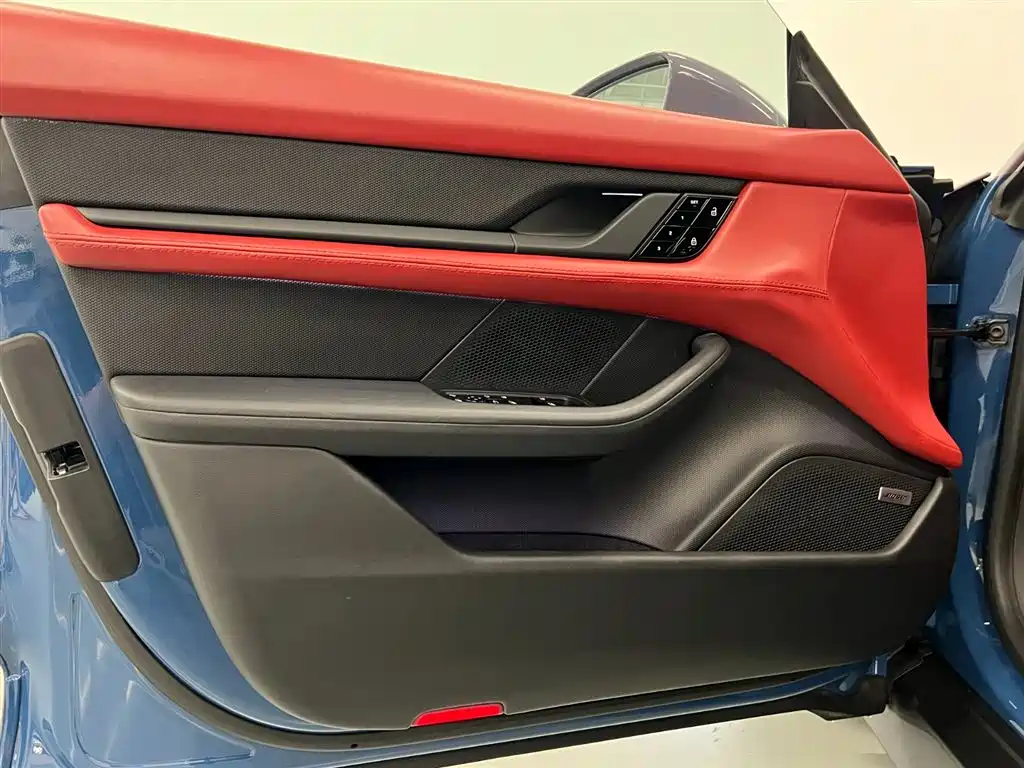 Porsche Taycan 2021 — фото 15
