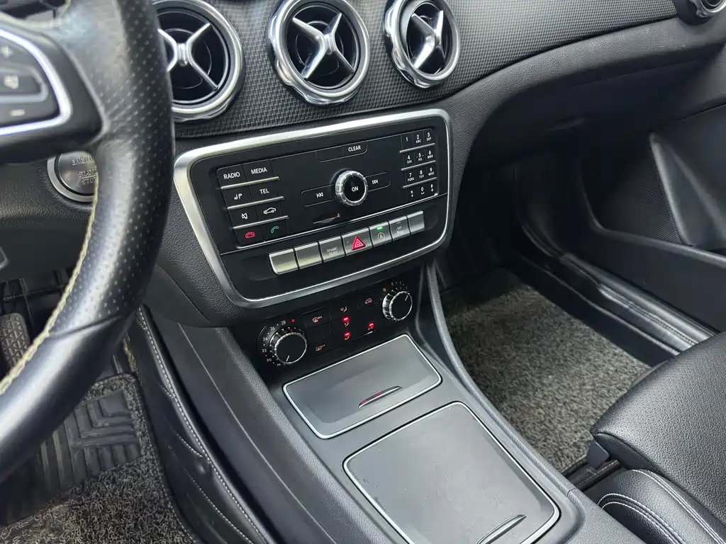 Mercedes-Benz GLA 2018 — фото 13