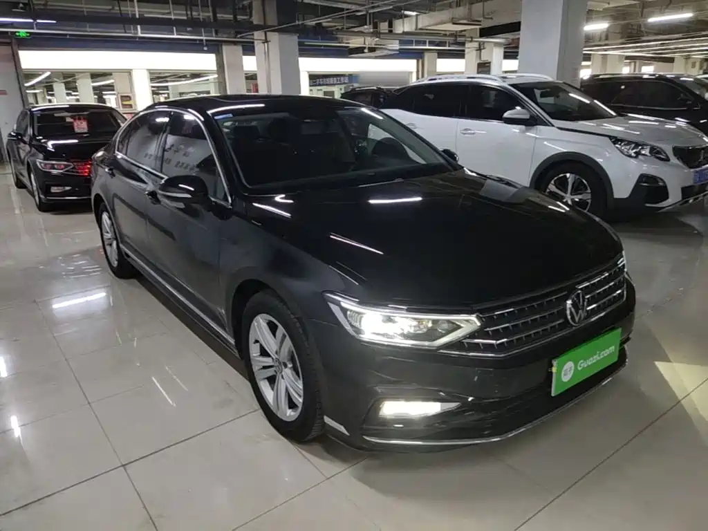 Volkswagen Magotan 2025