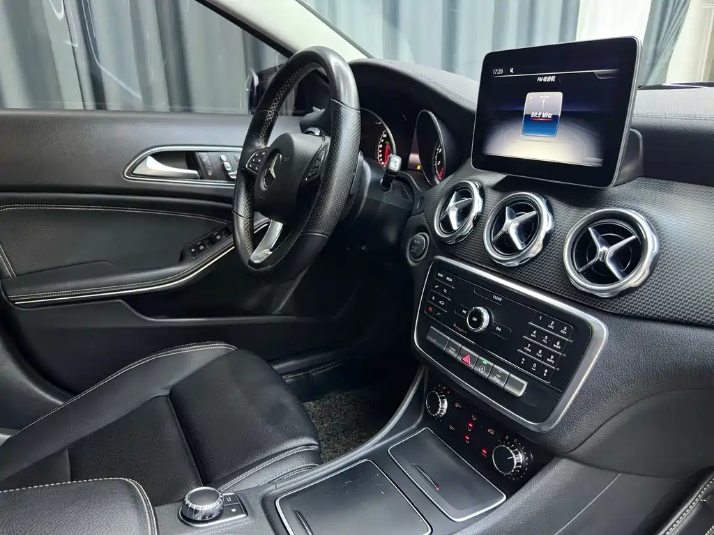 Mercedes-Benz GLA 2018 — фото 24