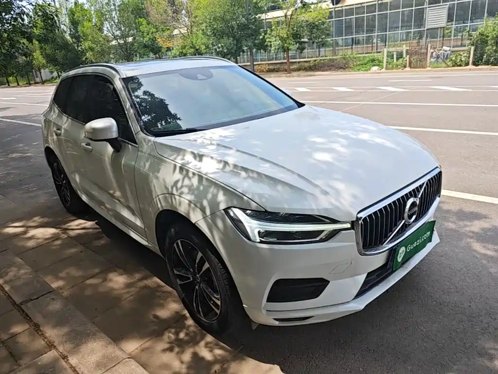 Volvo XC60 2018 — фото 4