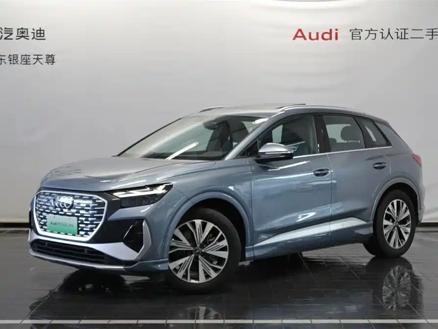 Audi Q4 e-tron 2025 — фото 1