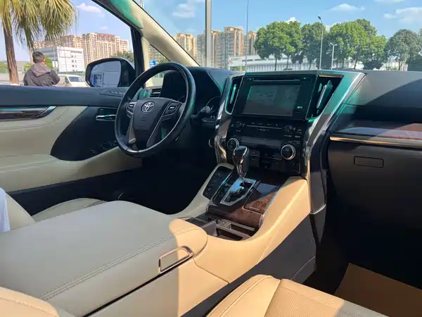 Toyota Alphard 2019