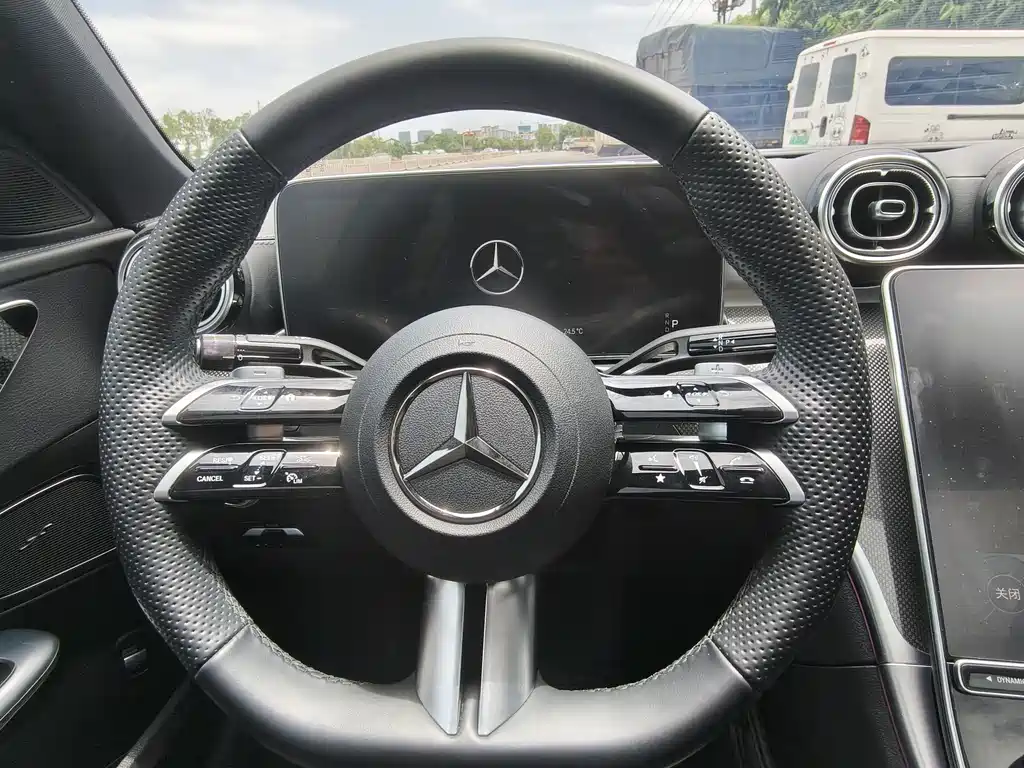 Mercedes-Benz C-Class 2023 — фото 13