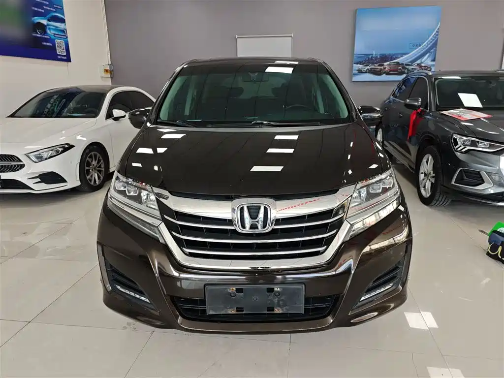 Honda Elysion 2017 — фото 19