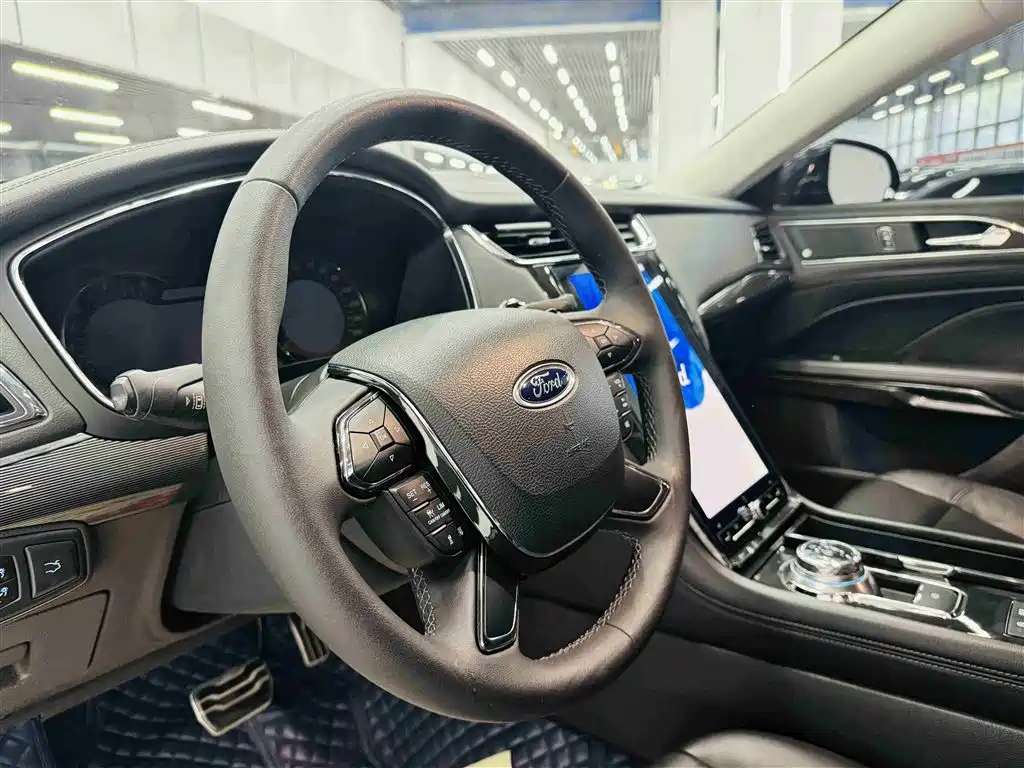 Ford Taurus 2020 — фото 13