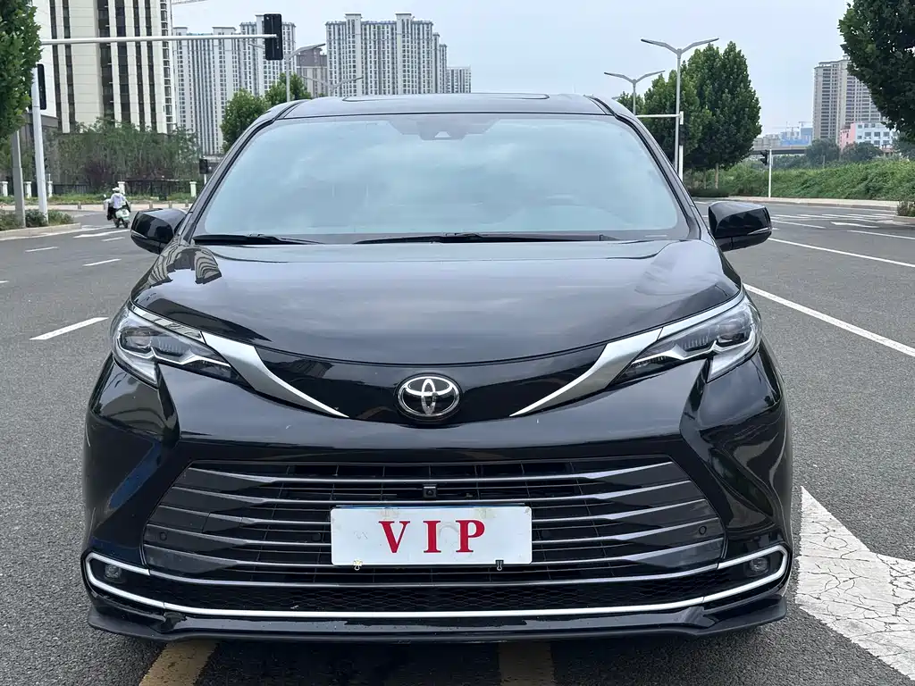 Toyota Sienna 2025