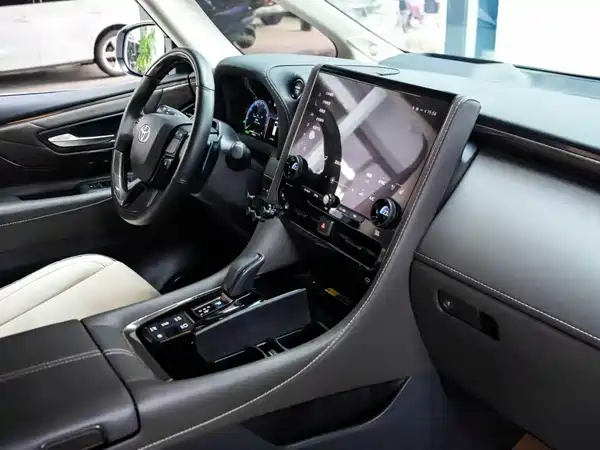 Toyota Alphard 2024