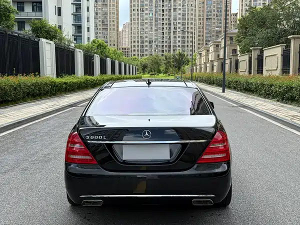 Mercedes-Benz S-Class 2012