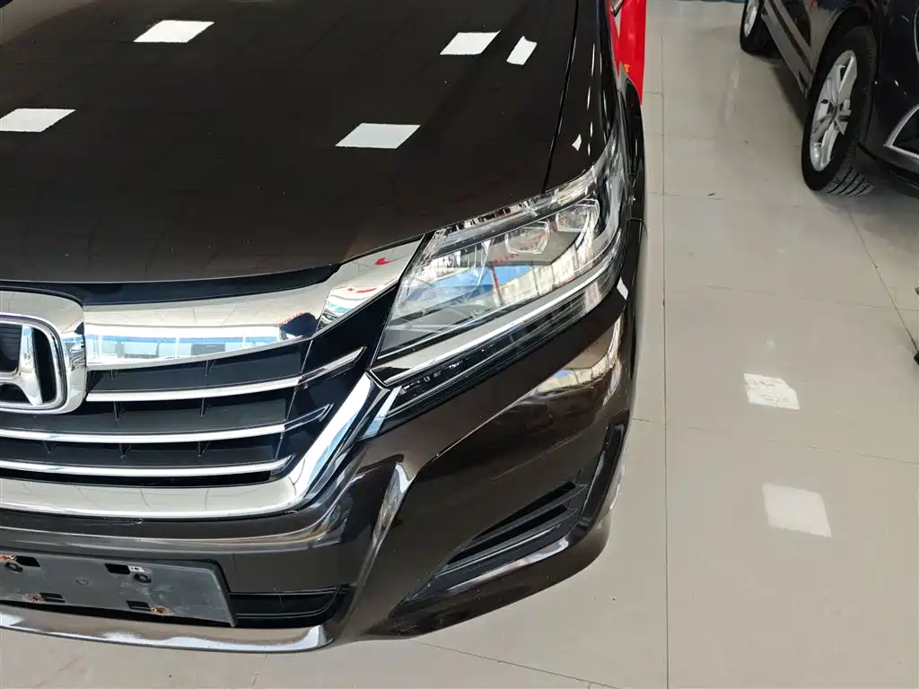 Honda Elysion 2017 — фото 15