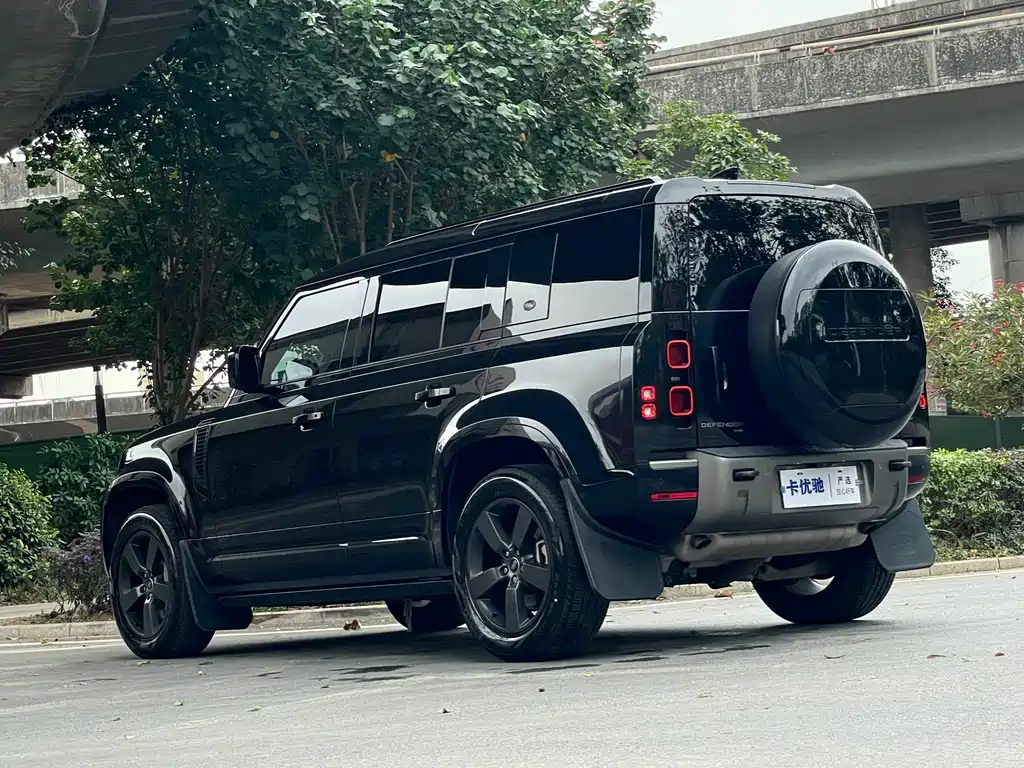 Land Rover Defender 2023 — фото 4