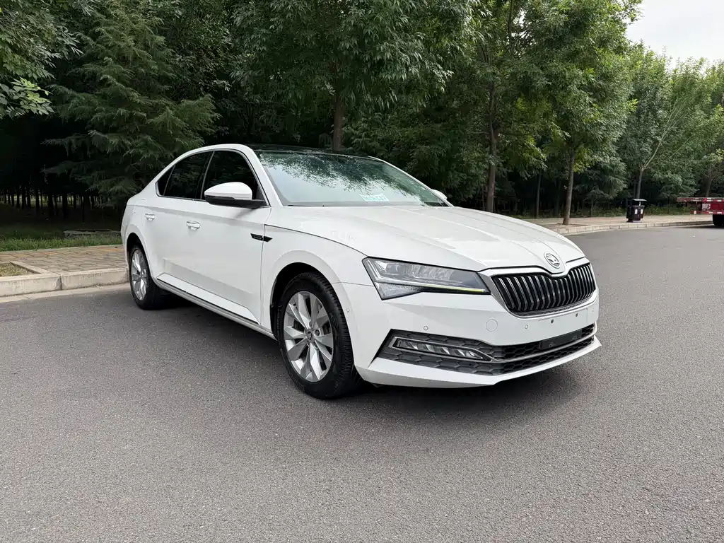 Skoda Superb 2020 — фото 3