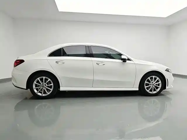 Mercedes-Benz A-Class 2020 — фото 17