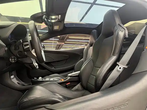 McLaren GT 2021