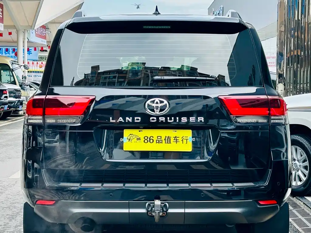 Toyota Land Cruiser 2024 — фото 3