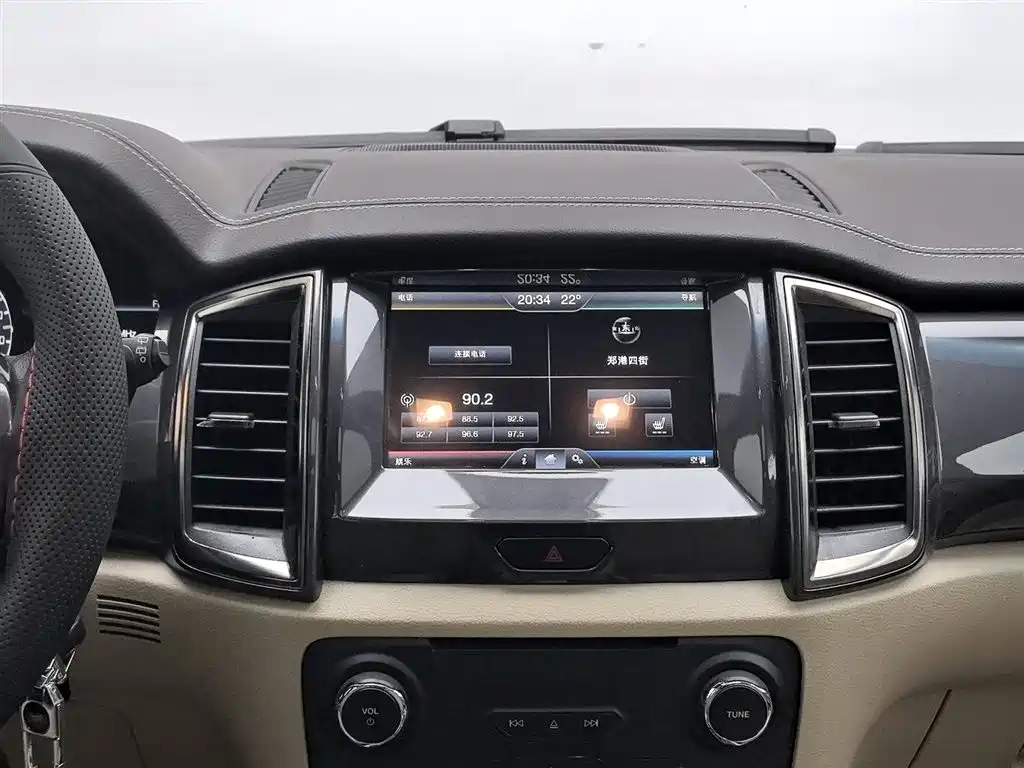 Ford Everest 2016 — фото 12