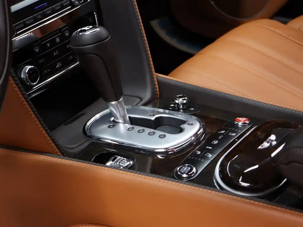 Bentley Flying Spur 2014 — фото 11