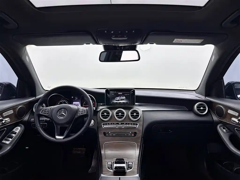 Mercedes-Benz GLC 2016 — фото 8