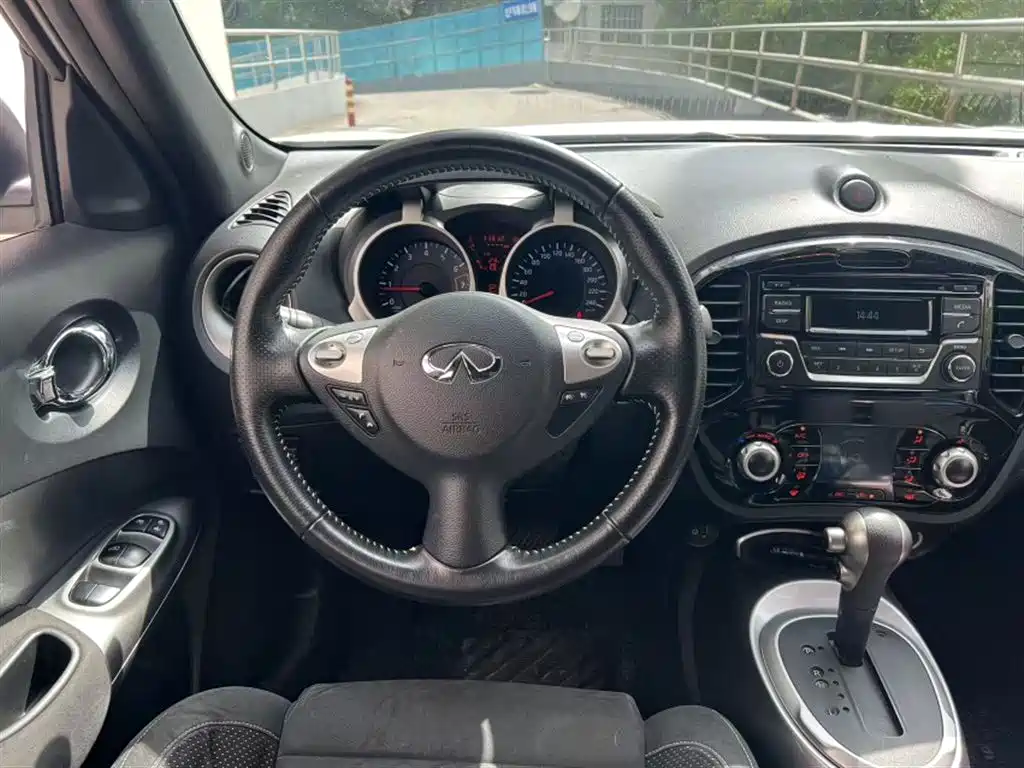 Infiniti ESQ 2019 — фото 12