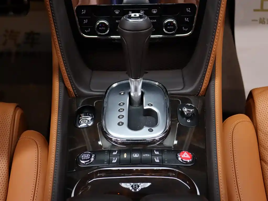 Bentley Flying Spur 2014 — фото 16