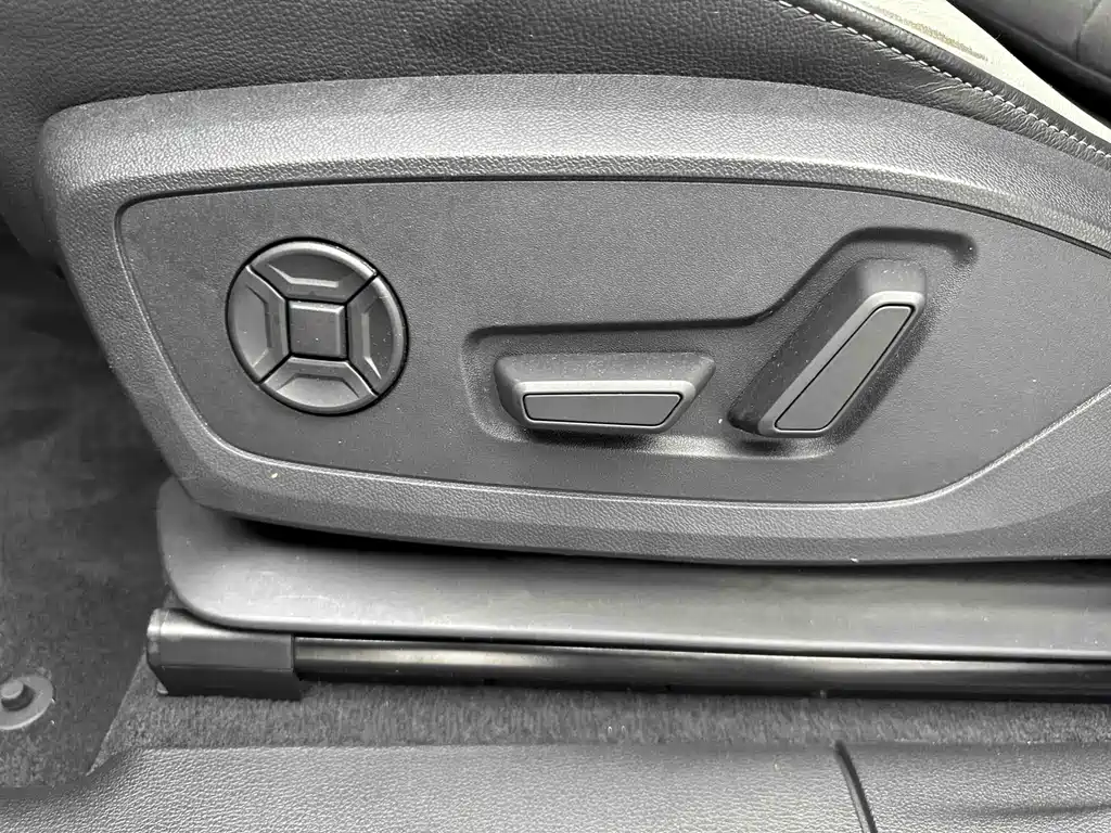 Audi Q3 2022 — фото 10