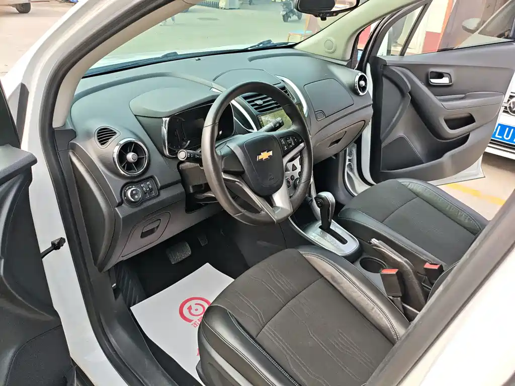 Chevrolet Trax 2015 — фото 12