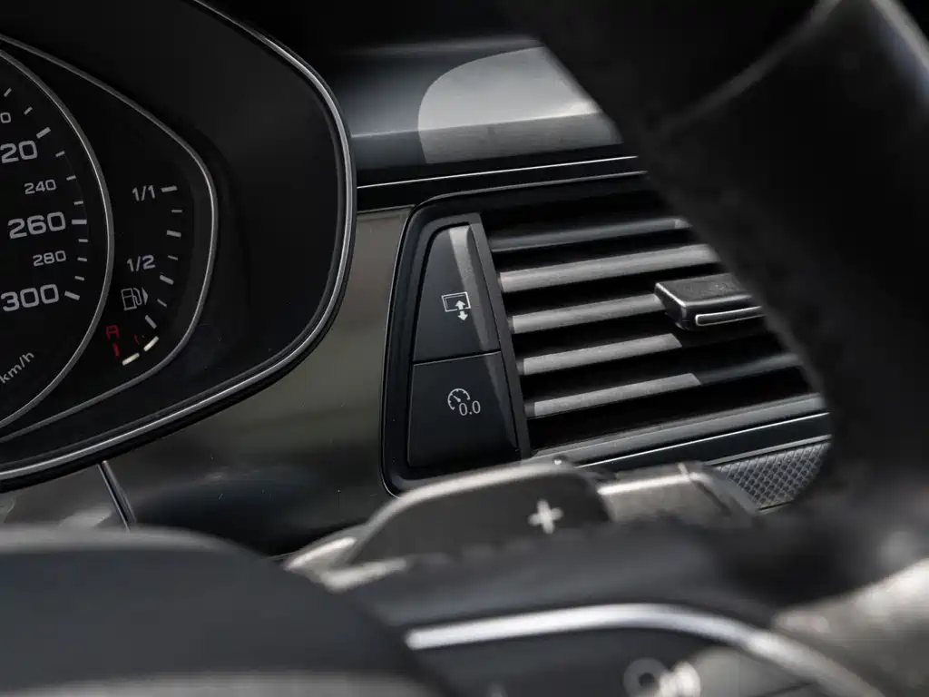 Audi A6L 2014 — фото 30