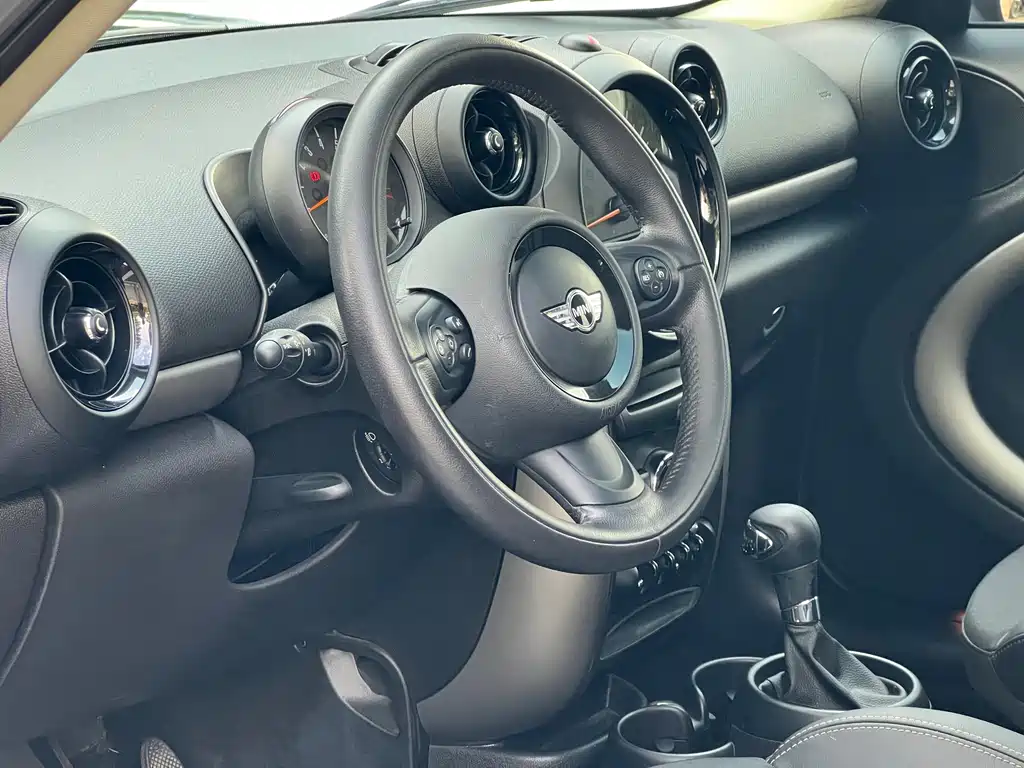 MINI Countryman 2015 — фото 13