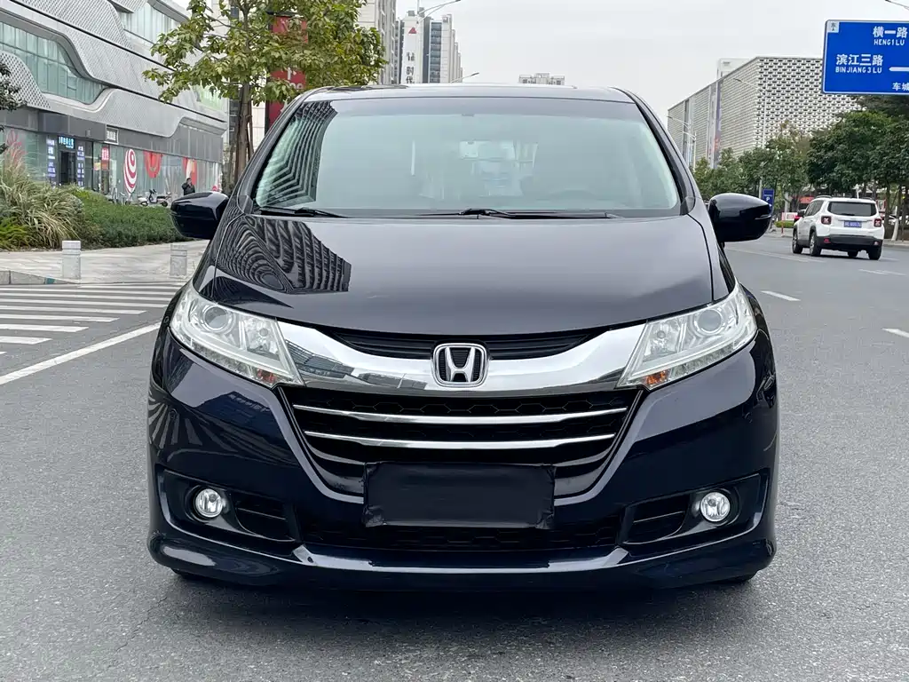 Honda Odyssey 2017 — фото 2