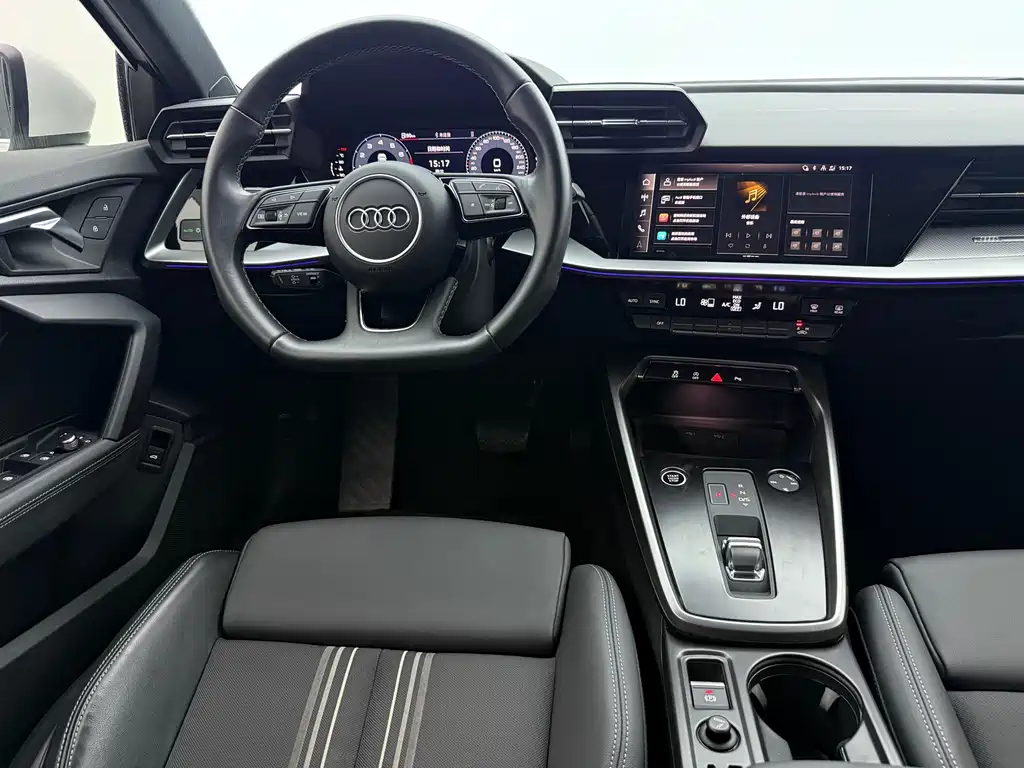 Audi A3 2023 — фото 10