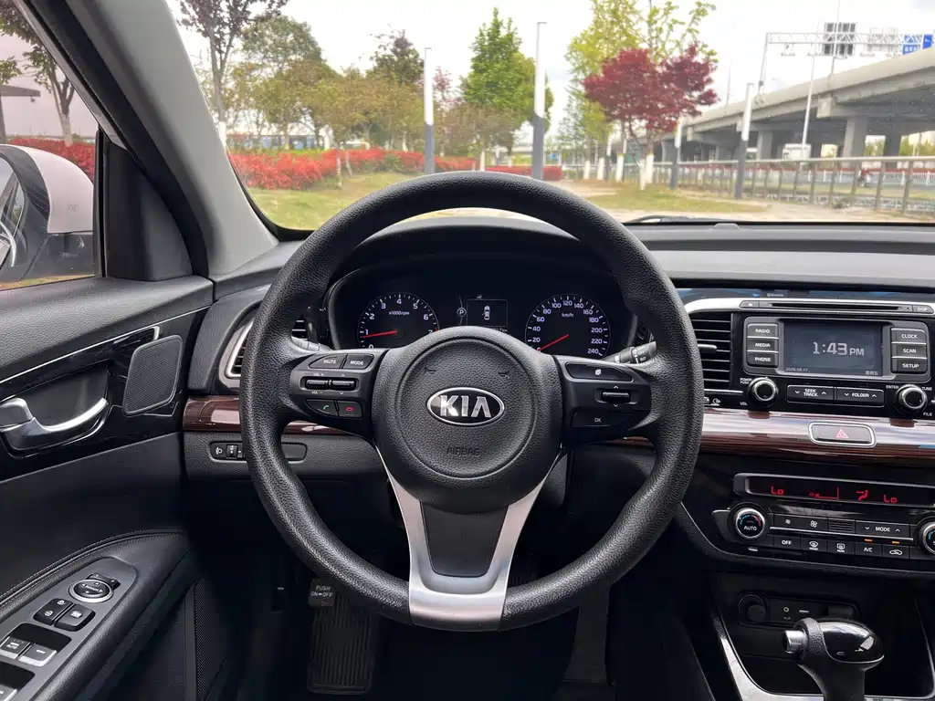 Kia K4 2015 — фото 13