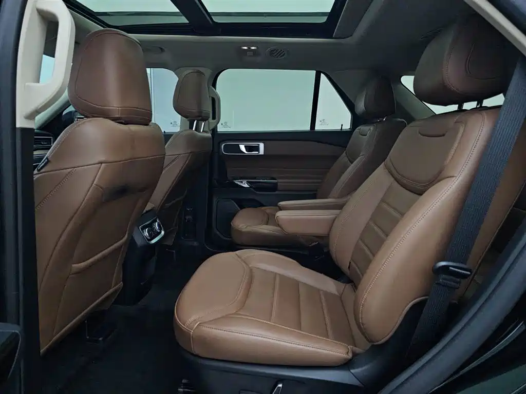 Ford Explorer 2023 — фото 12