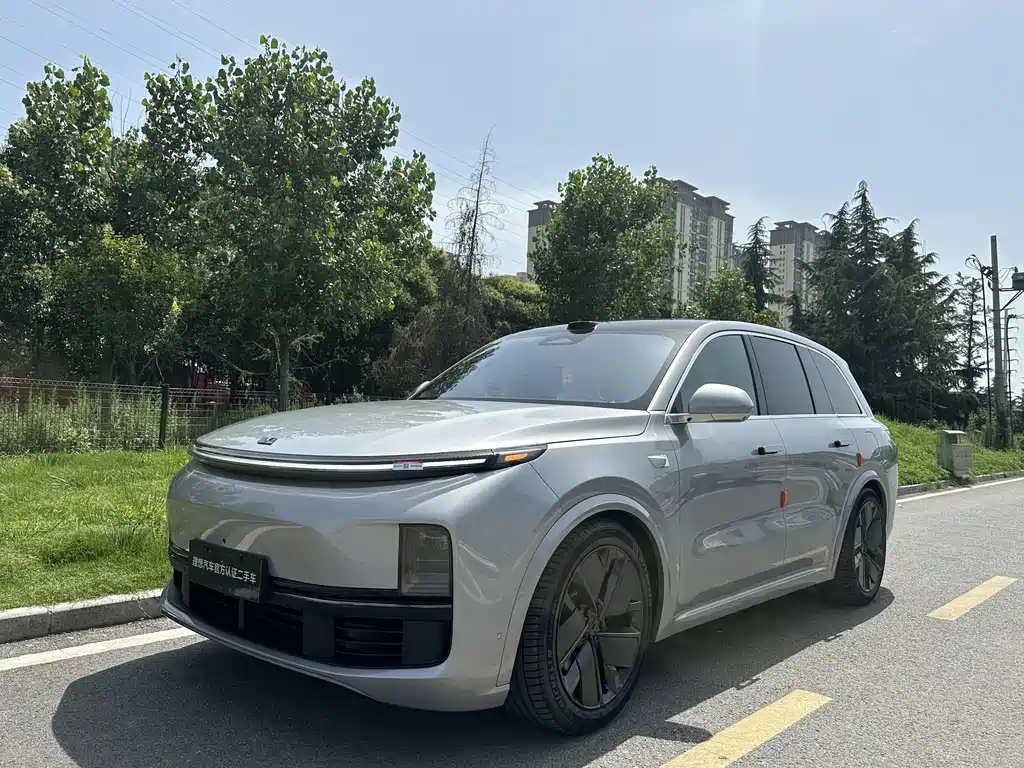 Li Auto Li L8 2025