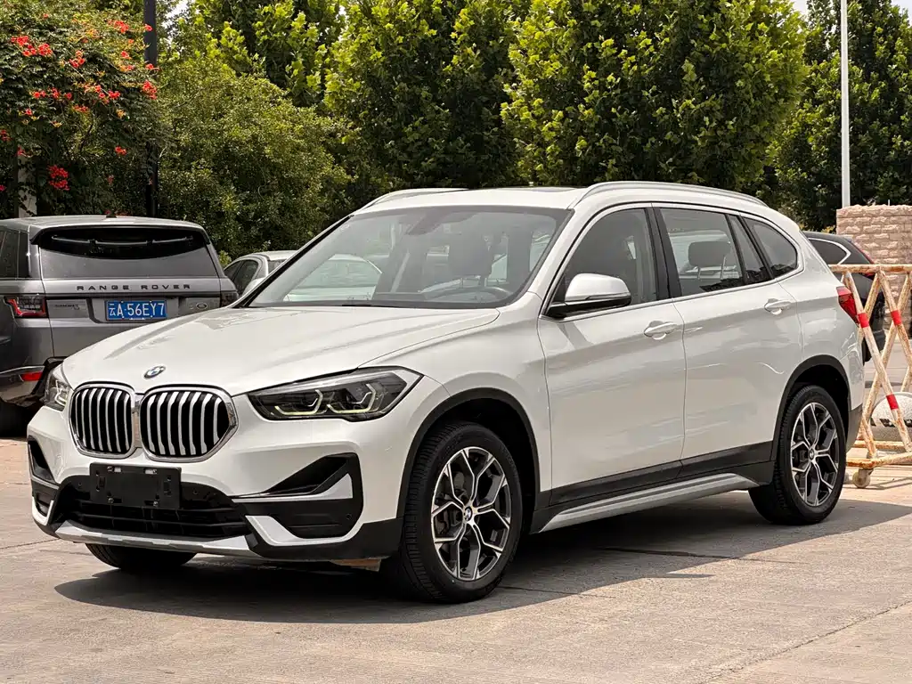 BMW X1 2022 — фото 1