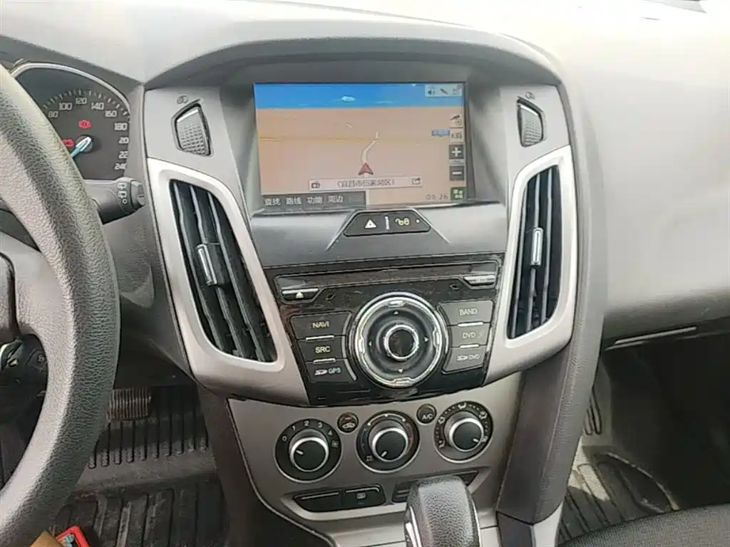 Ford Focus 2014 — фото 13