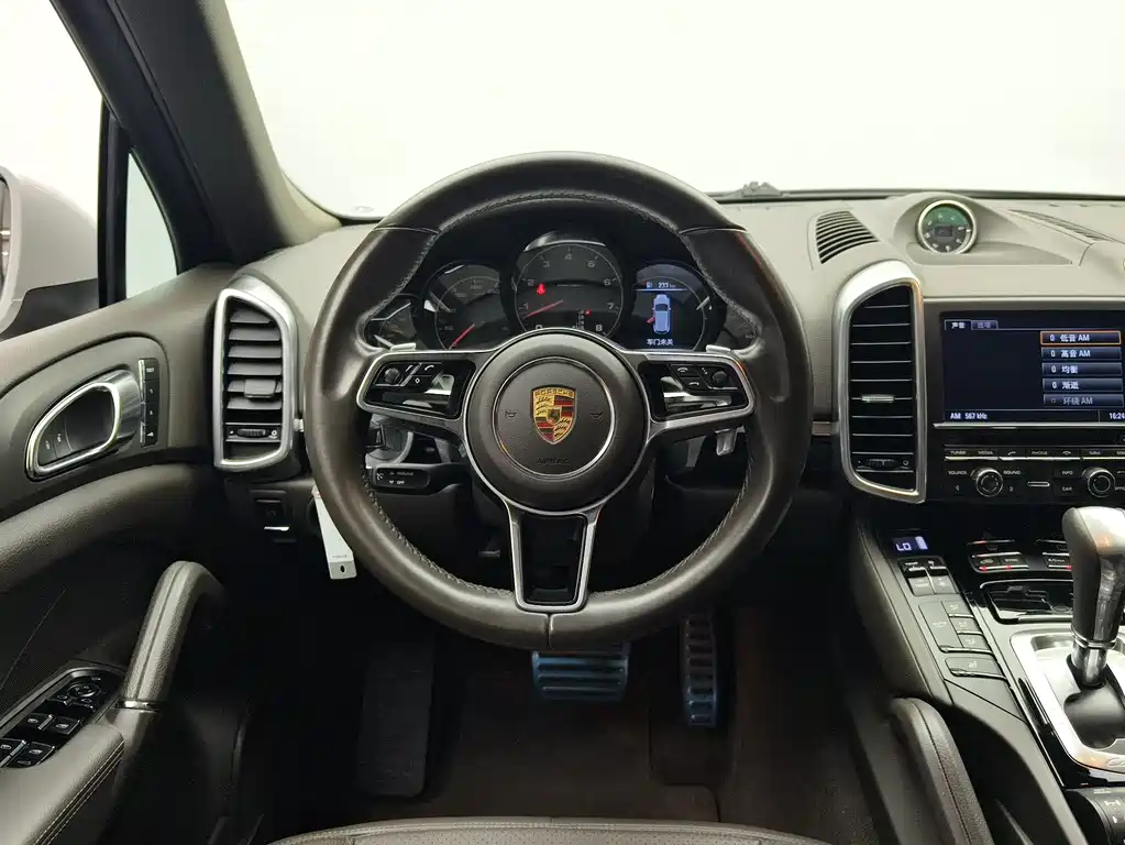 Porsche Cayenne 2015 — фото 8