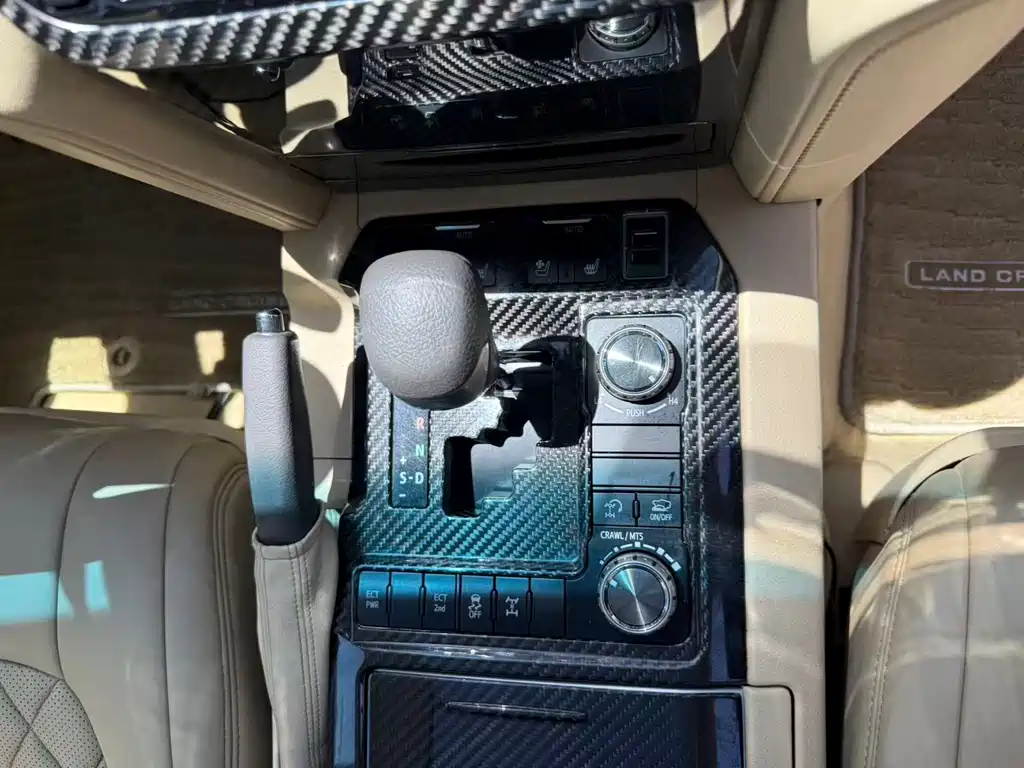 Toyota Land Cruiser 2017 — фото 15