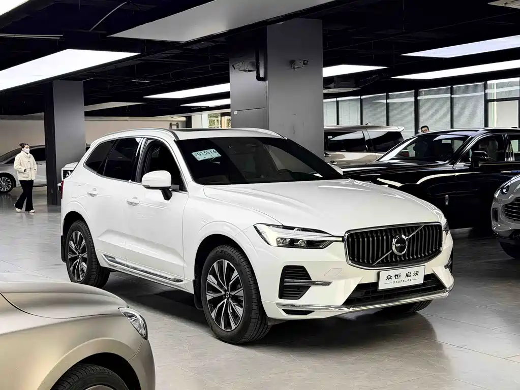 Volvo XC60 2024 — фото 3
