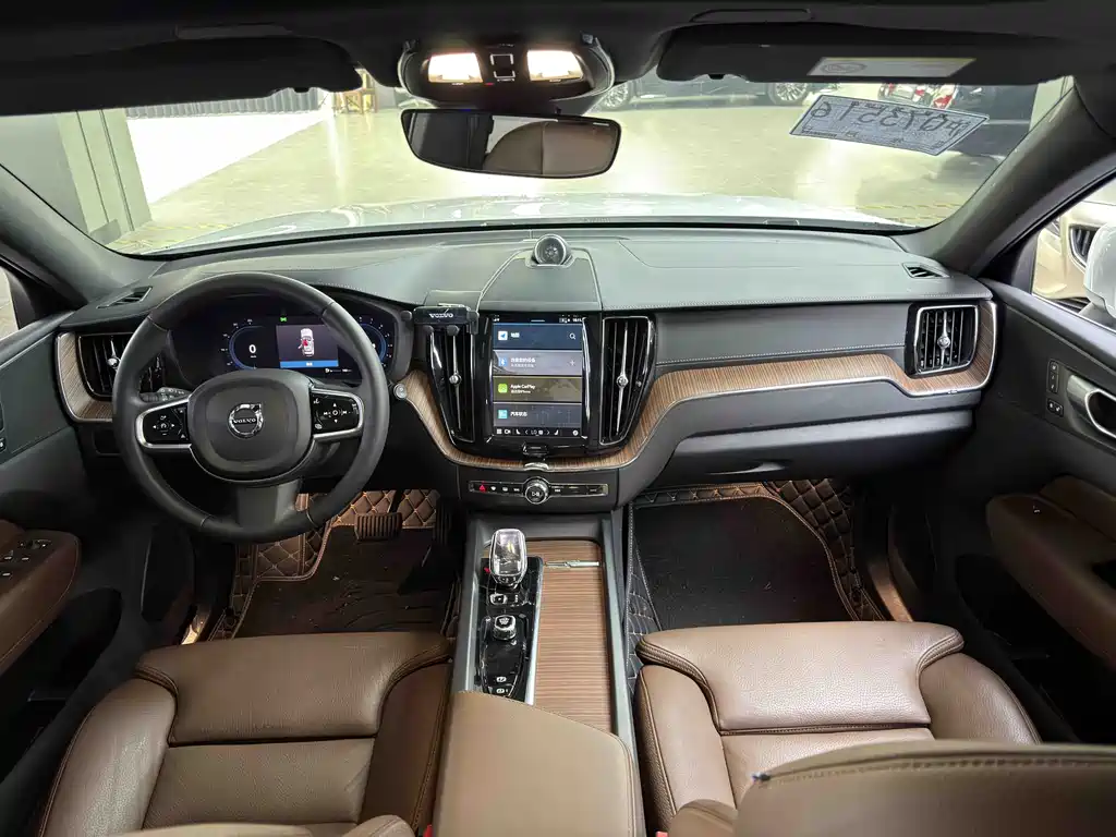 Volvo XC60 2024 — фото 11