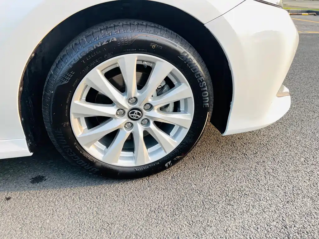 Toyota Camry 2018 — фото 15