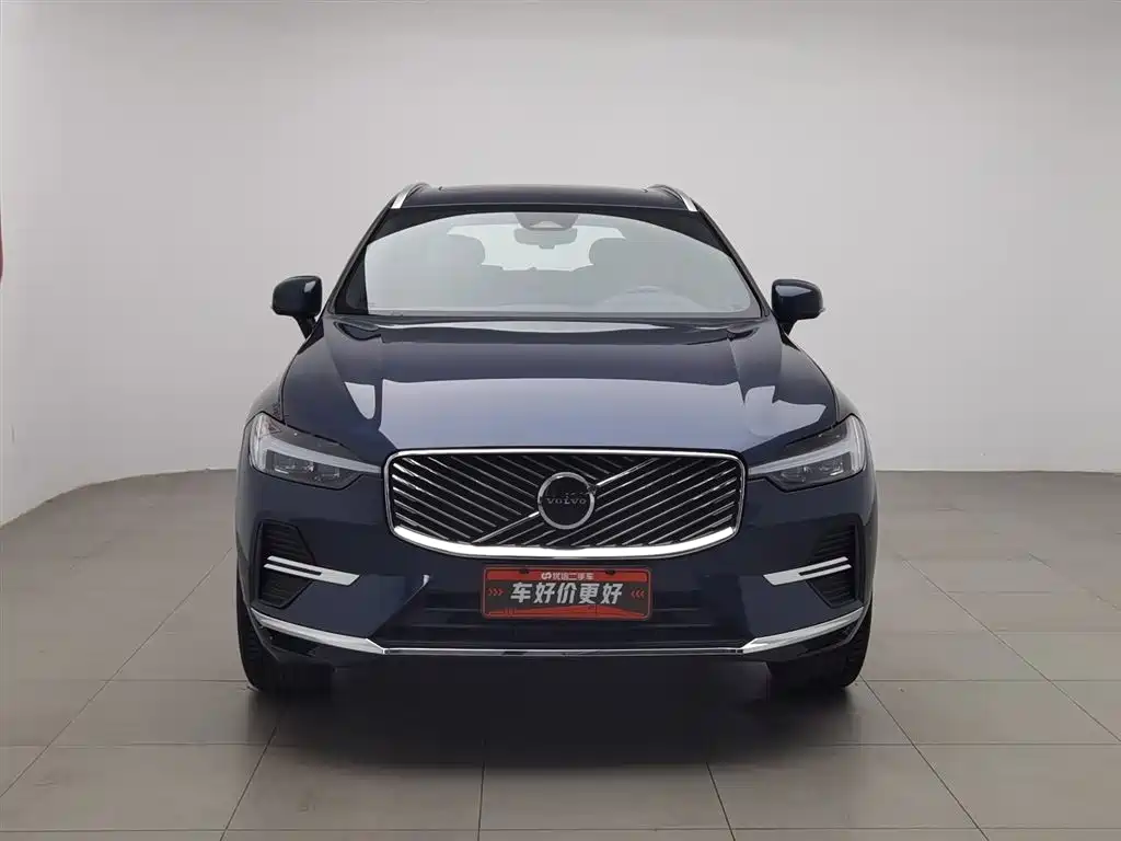 Volvo XC60 2025 — фото 3