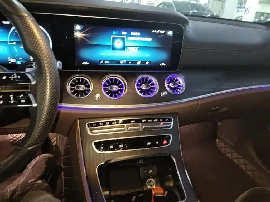 Mercedes-Benz E-Class 2021 — фото 13