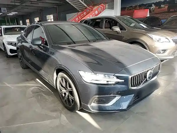 Volvo S60 2023