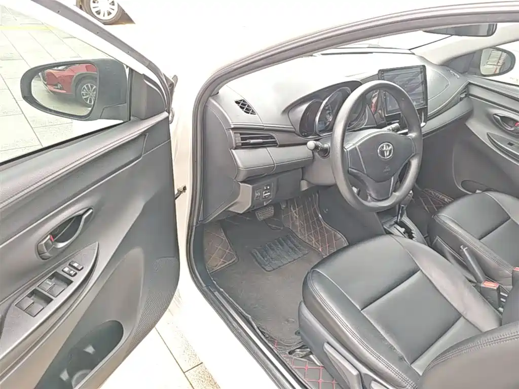 Toyota Yaris L 2019 — фото 16